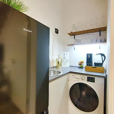 Design Apartment Fuer Bis Zu 4 Im 2 Og, Modern, Dachterrasse, Grill, Ruhige Lage, Disney Plus, Wii, Lan Und Wlan Nuremberg Exterior photo