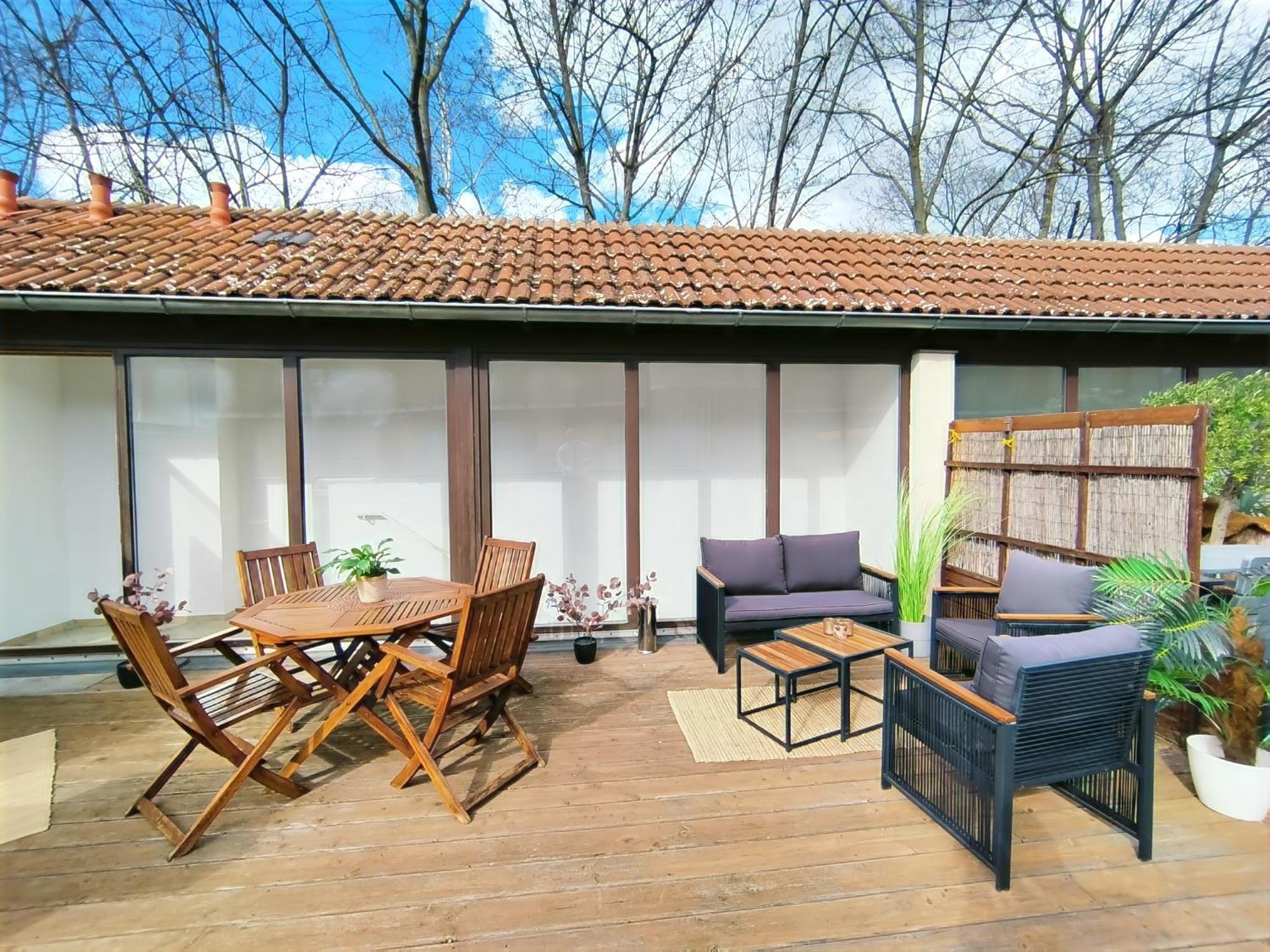 Apartment Design Fuer Bis Zu 4 Im 2 Og, Modern, Dachterrasse, Grill, Ruhige Lage, Plus, Wii, Lan Und Wlan *