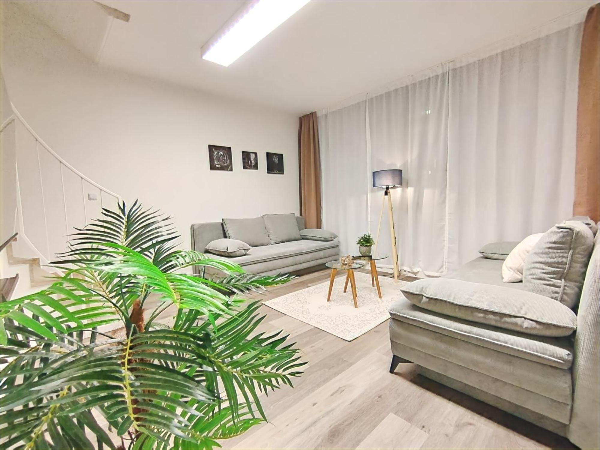 Design Fuer Bis Zu 4 Im 2 Og, Modern, Dachterrasse, Grill, Ruhige Lage, Plus, Wii, Lan Und Wlan Nuremberg